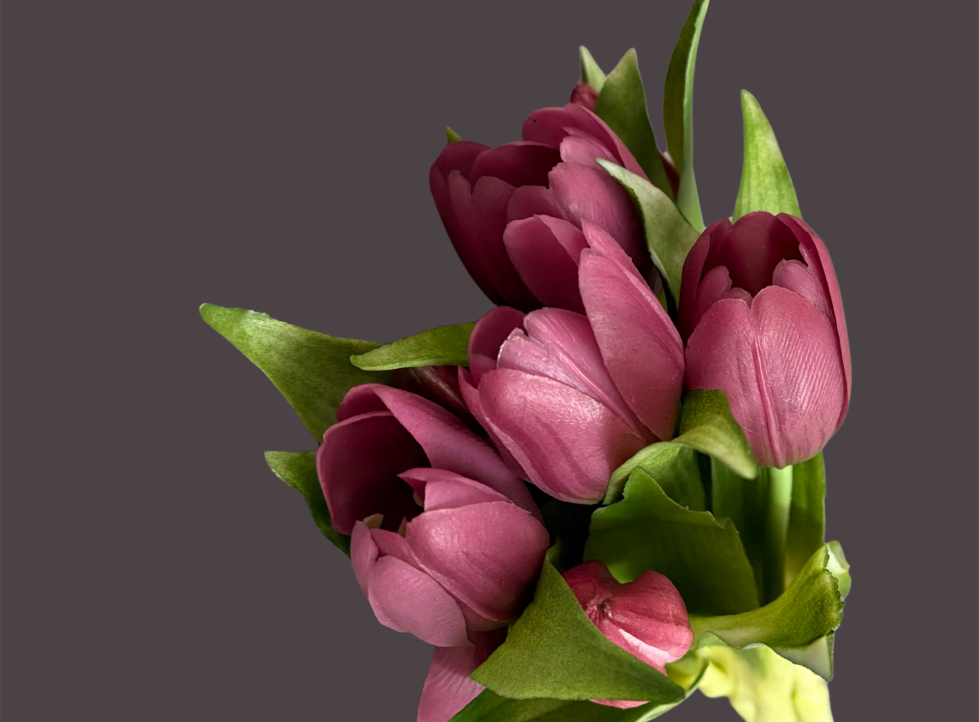 Fake flowers stem with realistic petals for decorative use