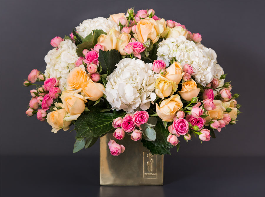 Elegant bouquet of red flowers designed for romantic gifting